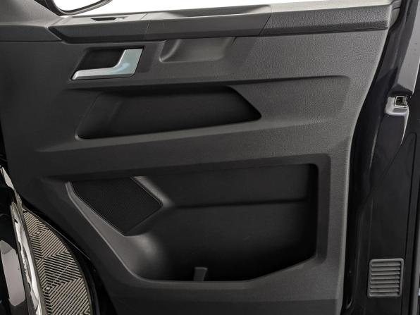 Volkswagen Multivan T6 Рестайлинг с пробегом 2021 года, цена 6 150 000 рублей, 94113 км, минивэн, Автокод Объявления