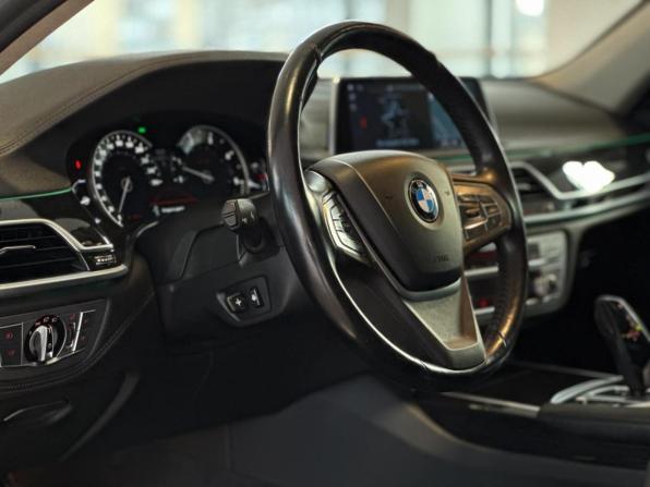 BMW 7 серии VI (G11/G12) с пробегом 2017 года, цена 3 300 000 рублей, 191454 км, седан, Автокод Объявления