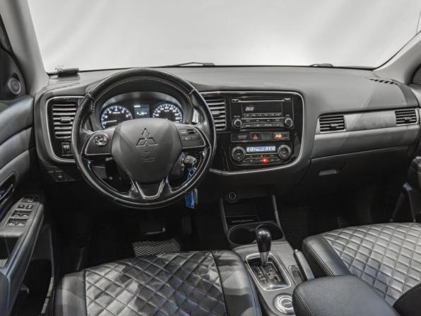 Mitsubishi Outlander III Рестайлинг 2 с пробегом 2015 года, цена 990 000 рублей, 339193 км, внедорожник, Автокод Объявления