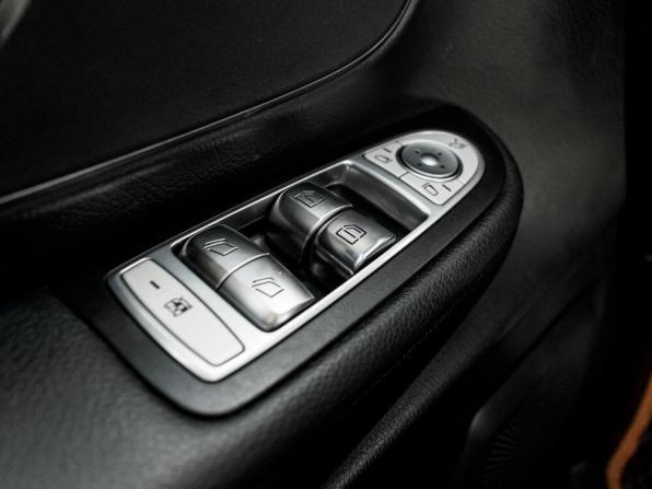 Mercedes-Benz V-Класс III (W447) с пробегом 2018 года, цена 4 100 000 рублей, 155699 км, минивэн, Автокод Объявления