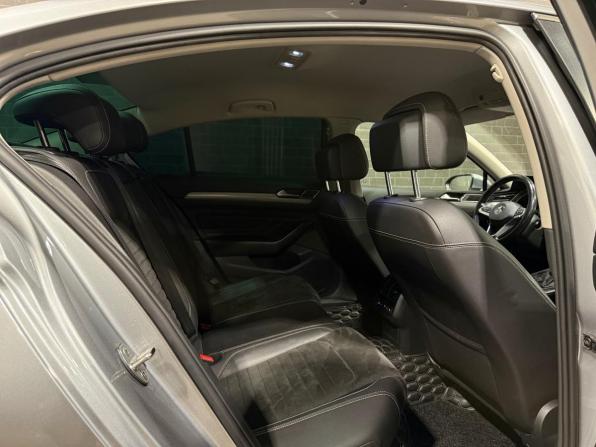 Volkswagen Passat B8 Рестайлинг с пробегом 2020 года, цена 2 425 000 рублей, 69436 км, седан, Автокод Объявления