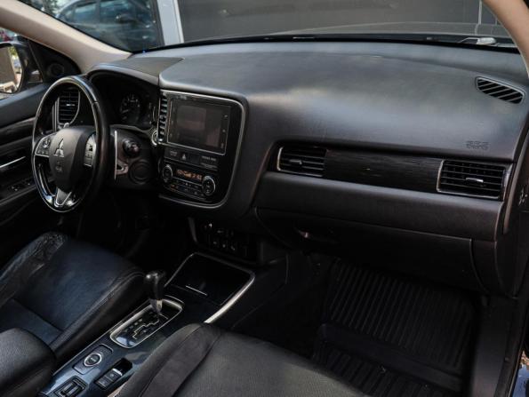 Mitsubishi Outlander III Рестайлинг 3 с пробегом 2018 года, цена 2 200 000 рублей, 156192 км, внедорожник, Автокод Объявления