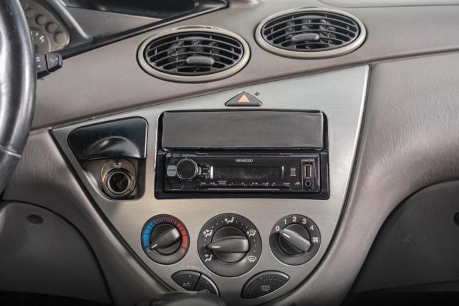 Ford Focus I с пробегом 2001 года, цена 299 000 рублей, 305000 км, хэтчбек, Автокод Объявления
