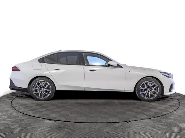 BMW 5 серии VIII (G60/G61/G68) с пробегом 2024 года, цена 6 485 000 рублей, 42153 км, седан, Автокод Объявления