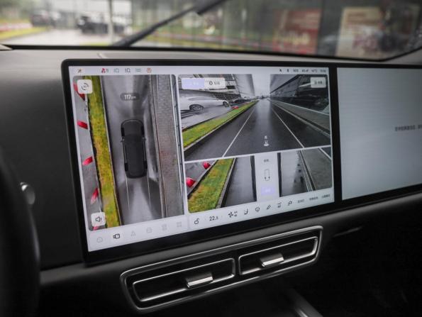 Li Auto (Lixiang) L9 I Рестайлинг с пробегом 2024 года, цена 7 399 000 рублей, 27191 км, внедорожник, Автокод Объявления