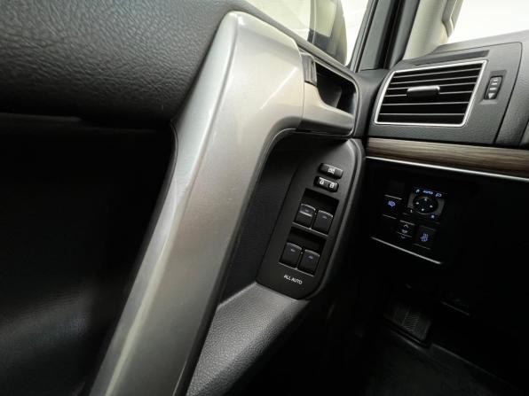Toyota Land Cruiser Prado 150 Series Рестайлинг 2 с пробегом 2020 года, цена 5 974 000 рублей, 75390 км, внедорожник, Автокод Объявления