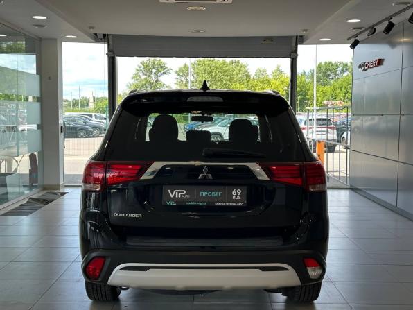 Mitsubishi Outlander III Рестайлинг 3 с пробегом 2021 года, цена 2 515 000 рублей, 101208 км, внедорожник, Автокод Объявления