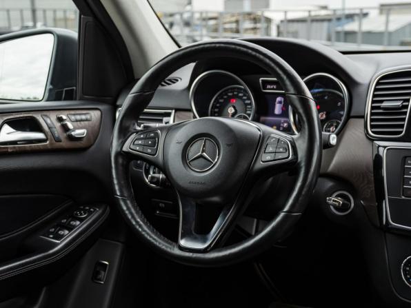 Mercedes-Benz GLE I (W166) с пробегом 2018 года, цена 3 398 000 рублей, 235344 км, внедорожник, Автокод Объявления