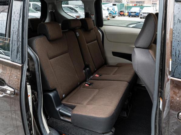 Toyota Sienta II с пробегом 2015 года, цена 1 530 000 рублей, 39763 км, компактвэн, Автокод Объявления