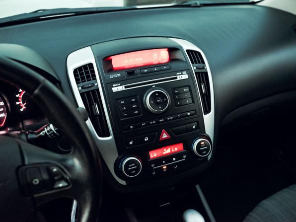 Kia Ceed I Рестайлинг с пробегом 2010 года, цена 749 000 рублей, 197676 км, универсал, Автокод Объявления