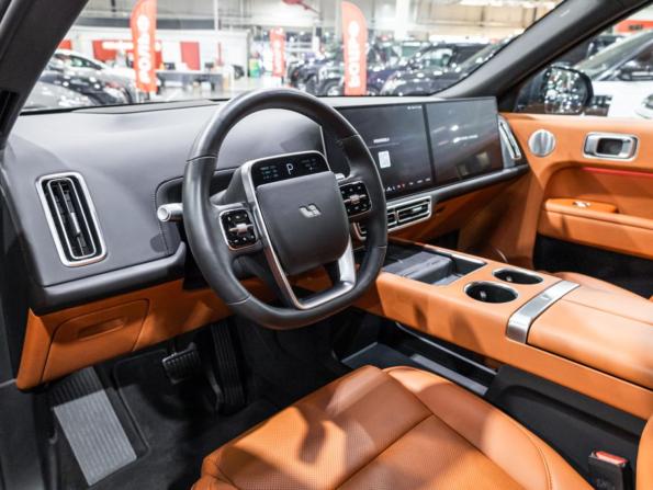 Li Auto (Lixiang) L9 I с пробегом 2023 года, цена 6 999 700 рублей, 20275 км, внедорожник, Автокод Объявления