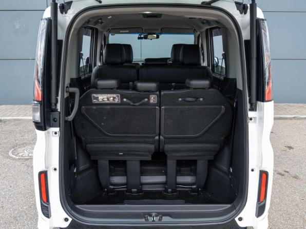 Honda Stepwgn V с пробегом 2015 года, цена 2 170 000 рублей, 114052 км, минивэн, Автокод Объявления