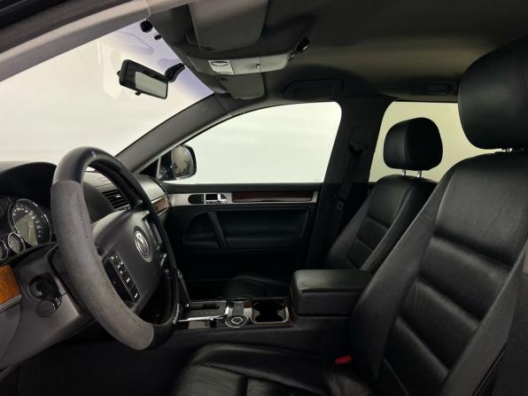 Volkswagen Touareg I Рестайлинг с пробегом 2008 года, цена 999 000 рублей, 232000 км, внедорожник, Автокод Объявления