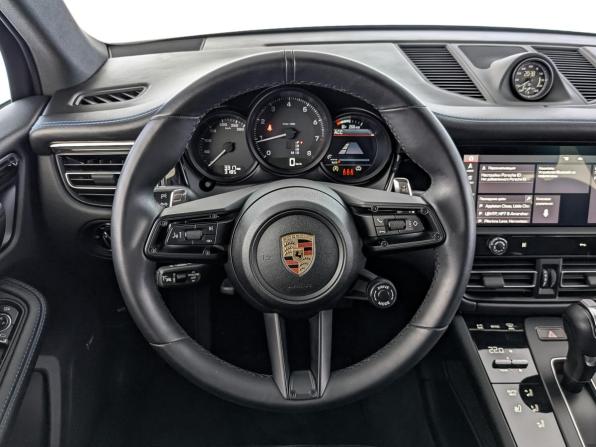 Porsche Macan I Рестайлинг 2 с пробегом 2023 года, цена 6 895 000 рублей, 3249 км, внедорожник, Автокод Объявления