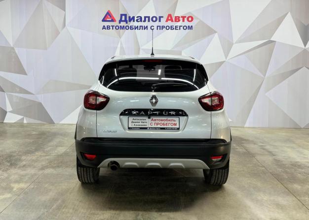 Renault Kaptur I с пробегом 2017 года, цена 1 330 000 рублей, 74741 км, внедорожник, Автокод Объявления