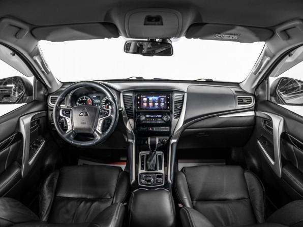 Mitsubishi Pajero Sport III с пробегом 2018 года, цена 3 300 000 рублей, 74583 км, внедорожник, Автокод Объявления