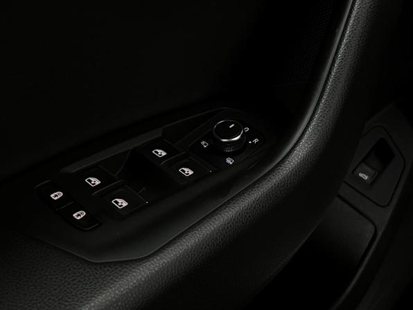 Volkswagen Touareg III с пробегом 2019 года, цена 4 396 400 рублей, 97019 км, внедорожник, Автокод Объявления