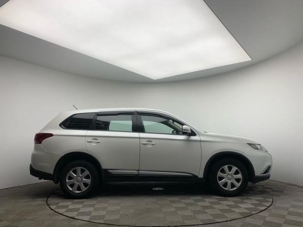 Mitsubishi Outlander III Рестайлинг 2 с пробегом 2016 года, цена 1 639 000 рублей, 177706 км, внедорожник, Автокод Объявления