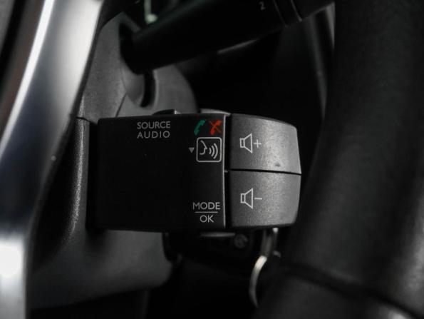 Renault Sandero II Рестайлинг с пробегом 2019 года, цена 1 049 000 рублей, 118641 км, хэтчбек, Автокод Объявления