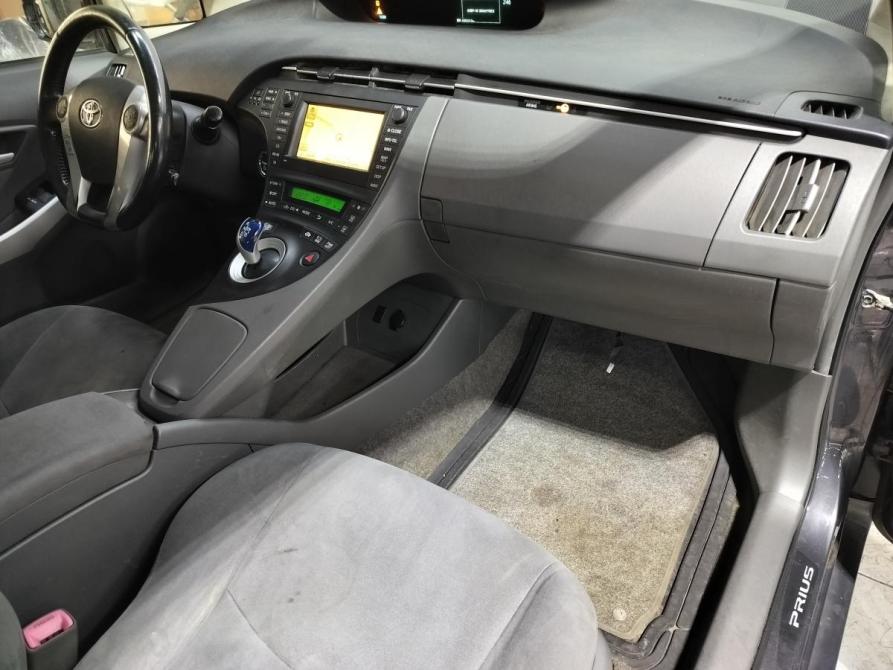 Toyota Prius III (XW30) Санкт-Петербург  - изображение 9