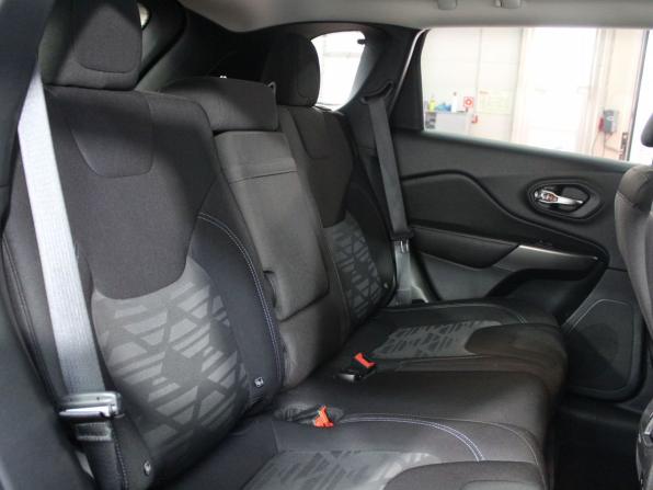 Jeep Cherokee V (KL) Рестайлинг с пробегом 2018 года, цена 2 293 000 рублей, 68483 км, внедорожник, Автокод Объявления