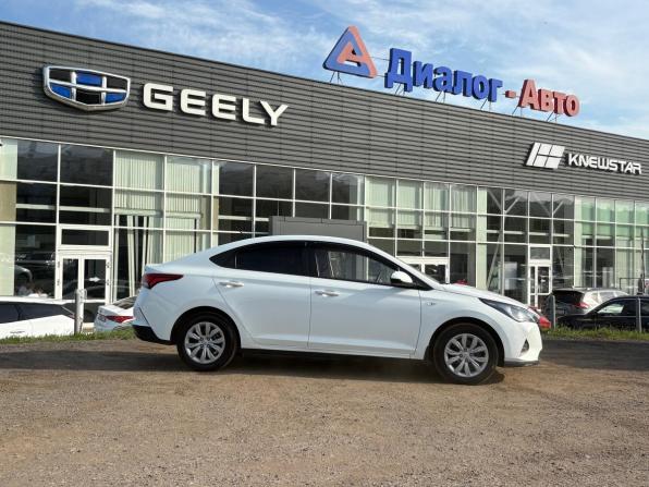 Hyundai Solaris II Рестайлинг с пробегом 2020 года, цена 1 318 000 рублей, 106812 км, седан, Автокод Объявления