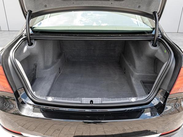 BMW 7 серии V (F01/F02/F04) Рестайлинг с пробегом 2015 года, цена 2 800 000 рублей, 236328 км, седан, Автокод Объявления