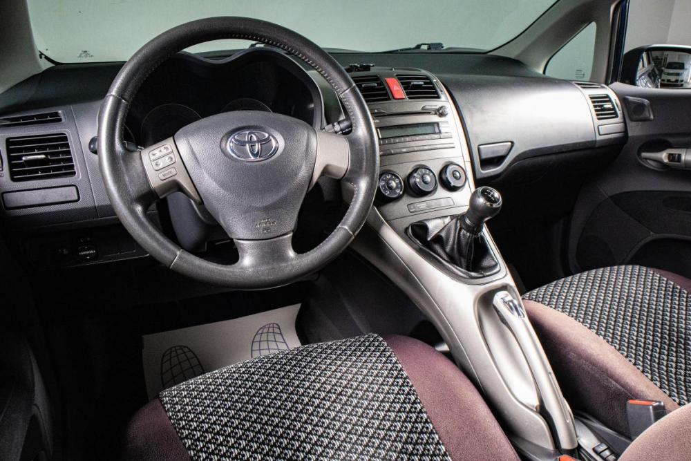 Toyota Auris I Сургут  - изображение 12