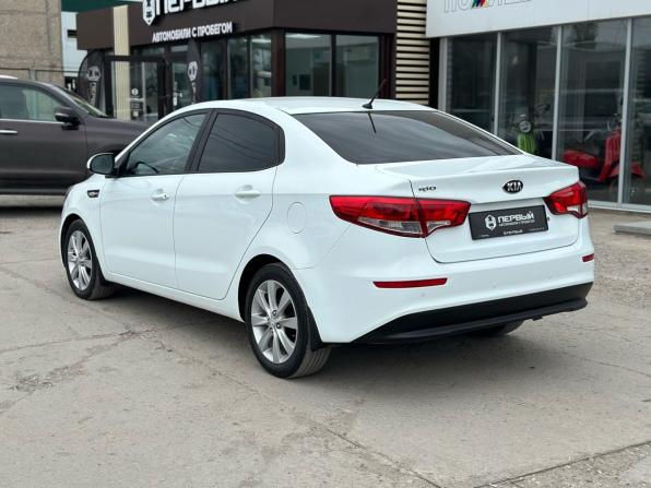 Kia Rio III Рестайлинг с пробегом 2016 года, цена 990 000 рублей, 111865 км, седан, Автокод Объявления