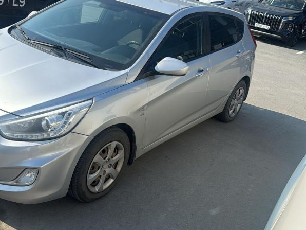 Hyundai Solaris I с пробегом 2013 года, цена 825 000 рублей, 124726 км, хэтчбек, Автокод Объявления