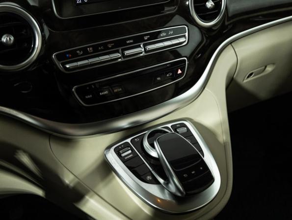 Mercedes-Benz V-Класс III (W447) с пробегом 2017 года, цена 3 579 585 рублей, 181819 км, минивэн, Автокод Объявления