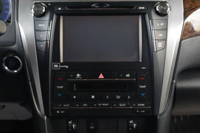 Toyota Camry VII (XV50) Рестайлинг 2 с пробегом 2017 года, цена 2 419 000 рублей, 156000 км, седан, Автокод Объявления