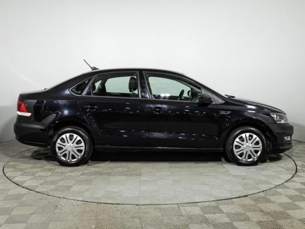 Volkswagen Polo V Рестайлинг с пробегом 2018 года, цена 1 099 777 рублей, 74278 км, седан, Автокод Объявления