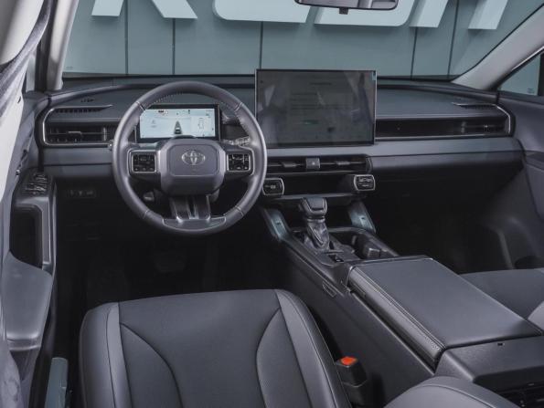 Toyota RAV4 VI (XA60) с пробегом 2026 года, цена 4 250 000 рублей, 41 км, внедорожник, Автокод Объявления