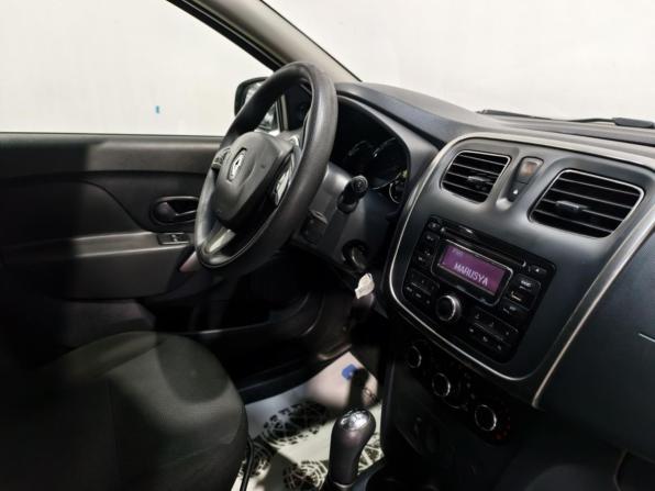 Renault Sandero II с пробегом 2015 года, цена 635 000 рублей, 212288 км, хэтчбек, Автокод Объявления