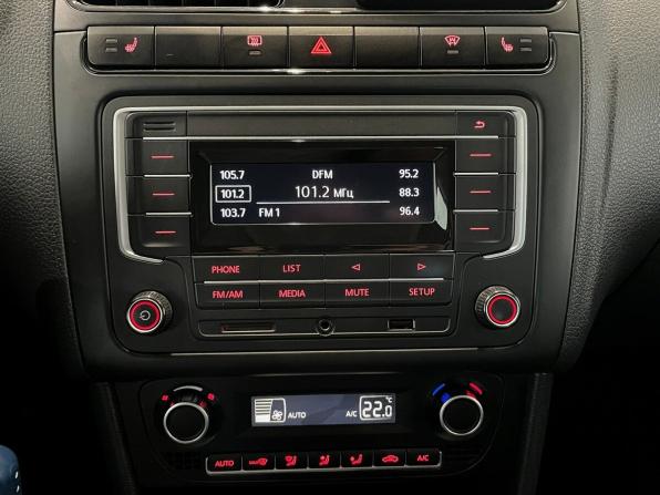 Volkswagen Polo V Рестайлинг с пробегом 2016 года, цена 1 033 000 рублей, 99517 км, седан, Автокод Объявления