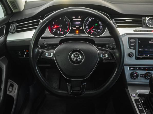 Volkswagen Passat B8 с пробегом 2016 года, цена 1 729 000 рублей, 126498 км, седан, Автокод Объявления