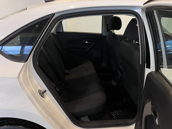 Volkswagen Polo V Рестайлинг с пробегом 2019 года, цена 1 375 000 рублей, 77302 км, седан, Автокод Объявления