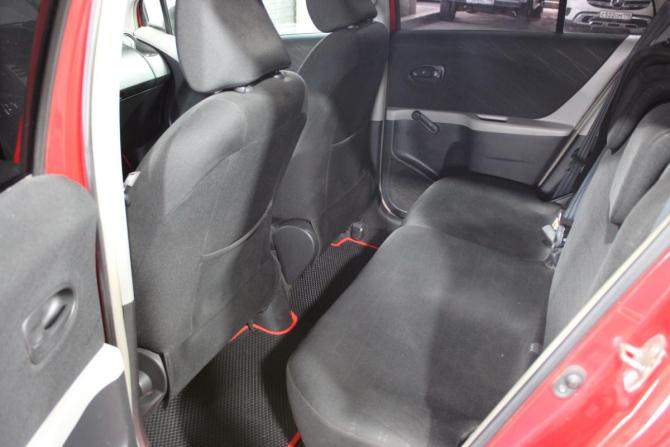 Toyota Yaris II с пробегом 2006 года, цена 349 000 рублей, 200000 км, хэтчбек, Автокод Объявления