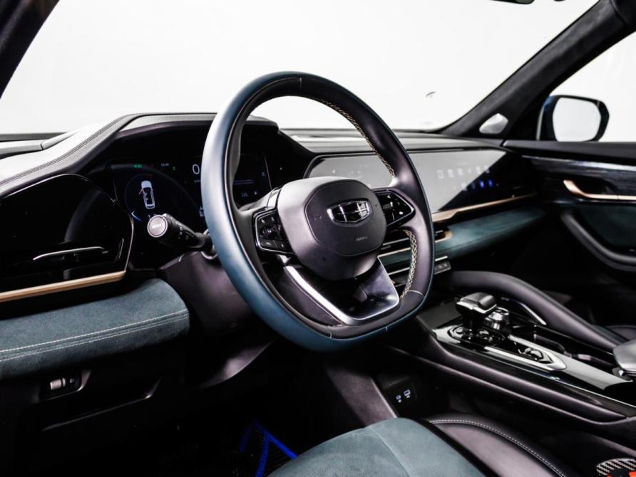 Geely Monjaro I Москва  - изображение 13
