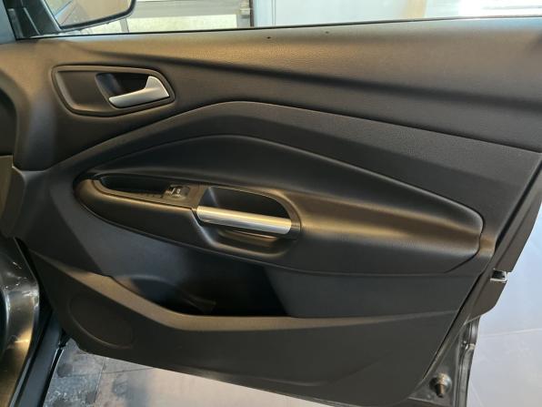 Ford Kuga II Рестайлинг с пробегом 2018 года, цена 1 650 000 рублей, 76500 км, внедорожник, Автокод Объявления