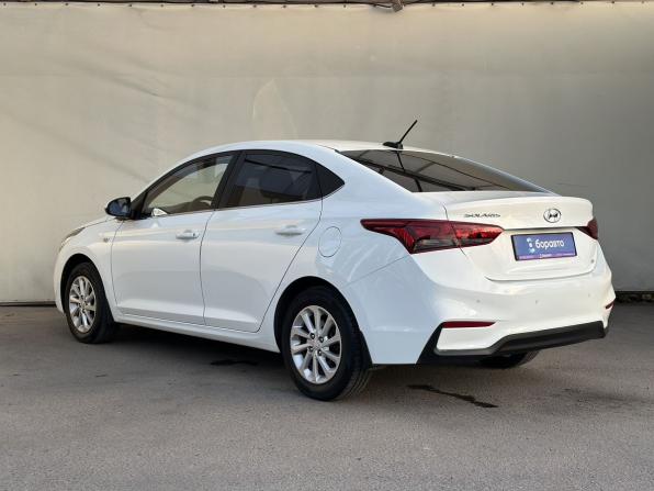 Hyundai Solaris II с пробегом 2018 года, цена 1 400 000 рублей, 54500 км, седан, Автокод Объявления