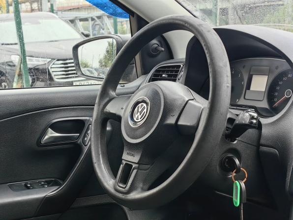 Volkswagen Polo V с пробегом 2014 года, цена 399 000 рублей, 470600 км, седан, Автокод Объявления