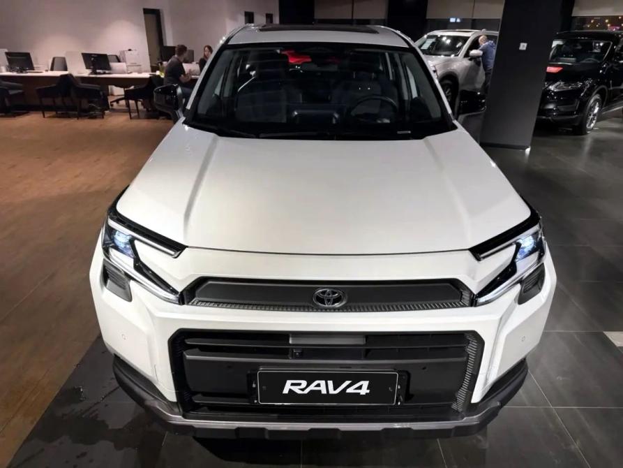 Toyota RAV4 VI (XA60) Москва  - изображение 1