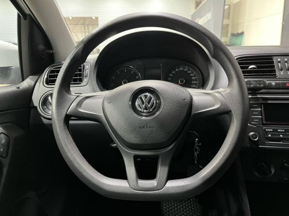 Volkswagen Polo V Рестайлинг с пробегом 2018 года, цена 990 000 рублей, 152200 км, седан, Автокод Объявления