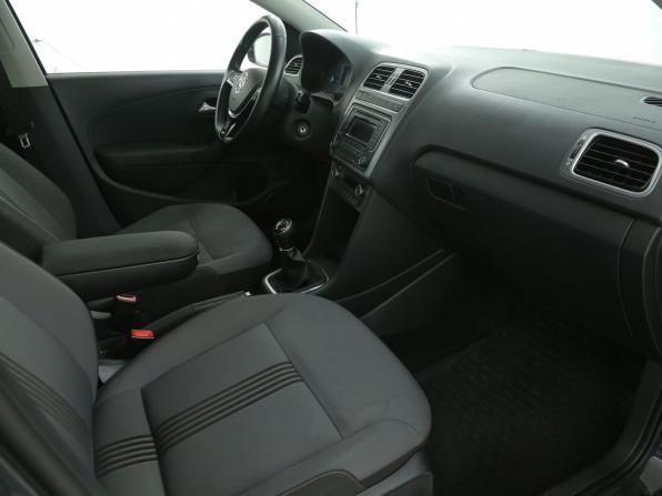 Volkswagen Polo V Рестайлинг с пробегом 2016 года, цена 1 029 000 рублей, 70300 км, седан, Автокод Объявления
