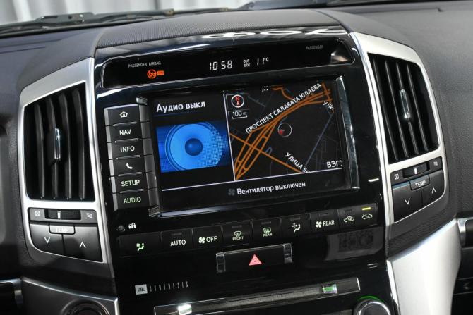 Toyota Land Cruiser 200 Series Рестайлинг 1 с пробегом 2015 года, цена 6 749 990 рублей, 44000 км, внедорожник, Автокод Объявления