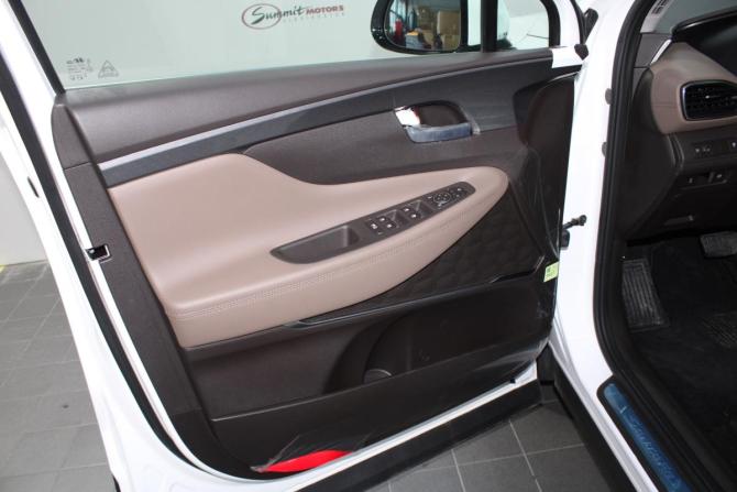 Hyundai Santa Fe IV Рестайлинг с пробегом 2023 года, цена 5 500 000 рублей, 106 км, внедорожник, Автокод Объявления