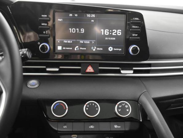 Hyundai Elantra VII (CN7) Рестайлинг с пробегом 2023 года, цена 2 273 300 рублей, 28701 км, седан, Автокод Объявления