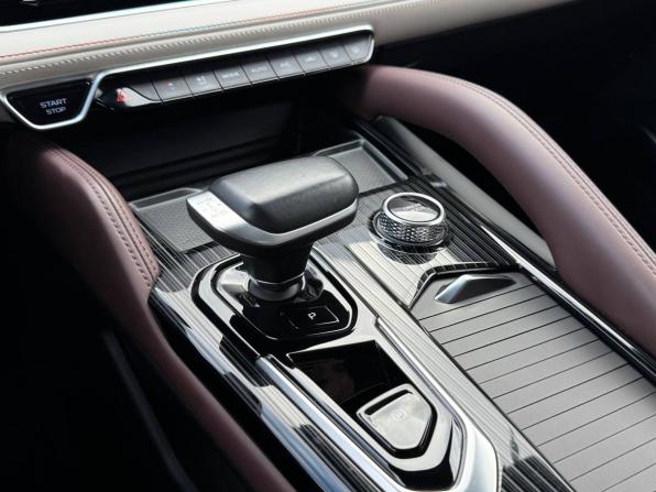 Geely Monjaro I с пробегом 2024 года, цена 3 319 000 рублей, 58694 км, внедорожник, Автокод Объявления